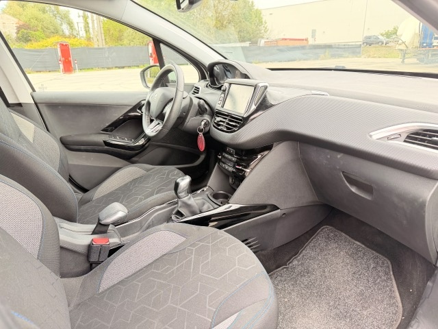 Peugeot 2008 1.2 PureTech Style E6.2 - 13