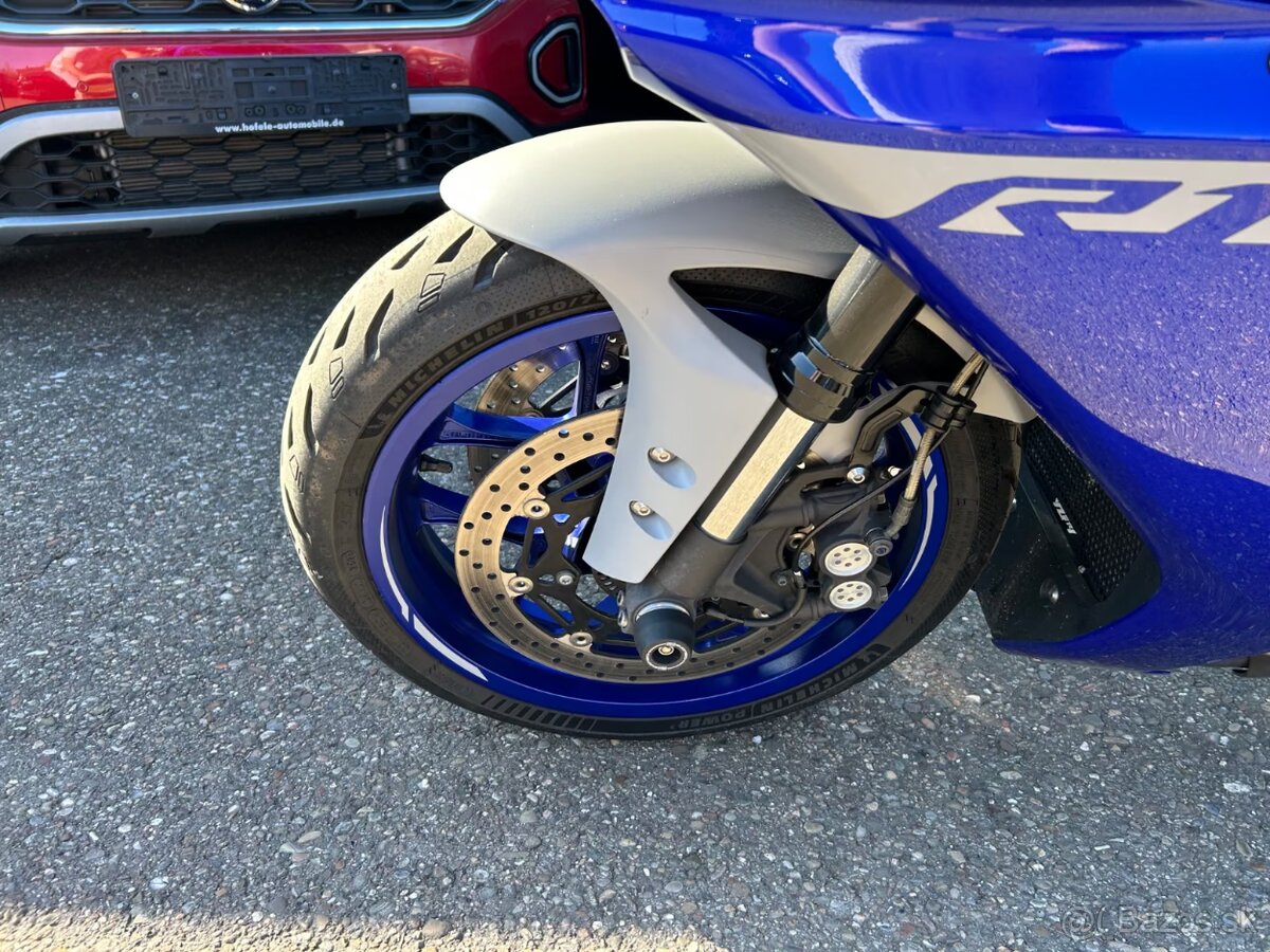 Yamaha YZF R1 - 13