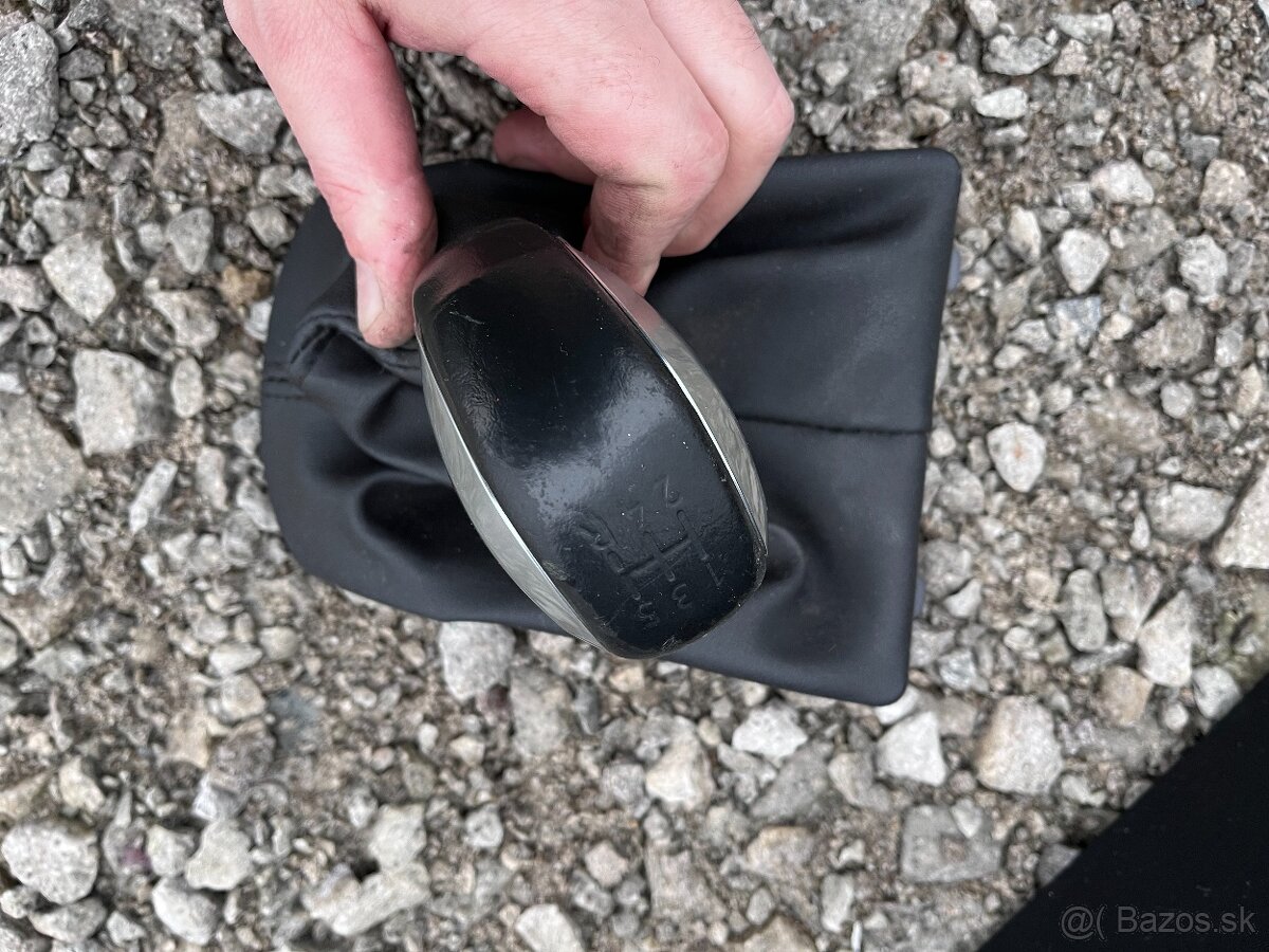 Diely interiéru Peugeot 208 rok 2010-2015 - 13