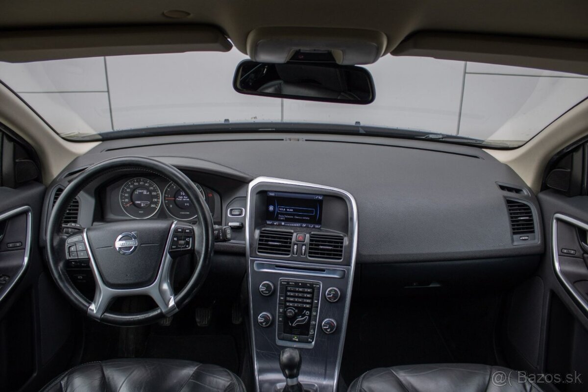 Volvo XC60 D5 AWD Momentum 4X4 - 13