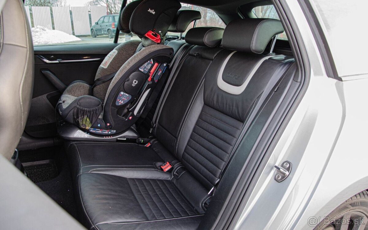 Škoda Octavia Combi 2.0 TDI RS - 13