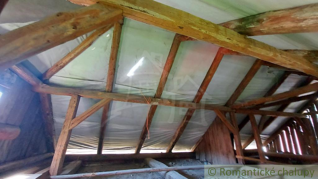 Malý domček pod lesom v mestečku Brezová pod Bradlom okr. - 13