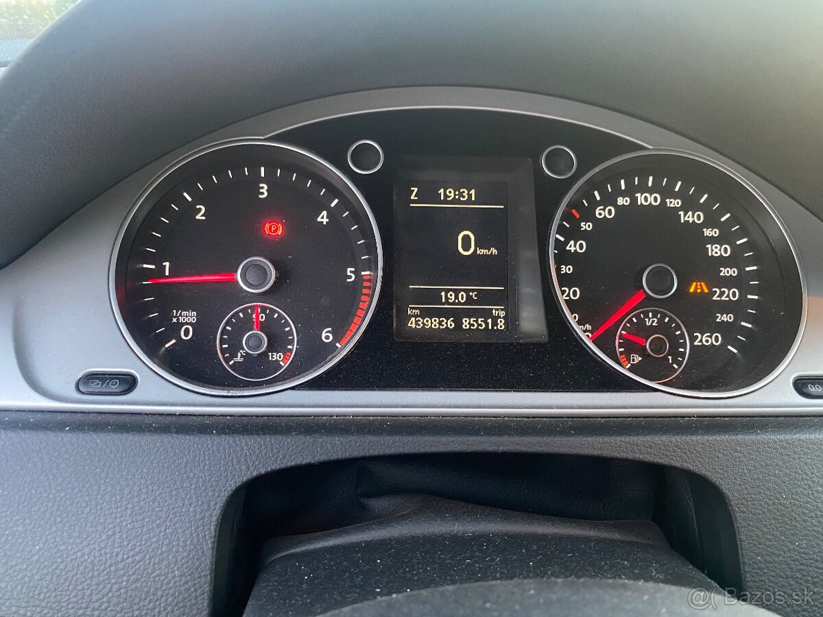 Volkswagen Passat B7 2.0 TDi - 13