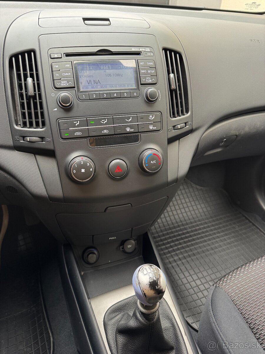 HYUNDAI i30, HATCHBACK, 1,6i, BENZÍN, MANUÁL, 145 970 KM - 13