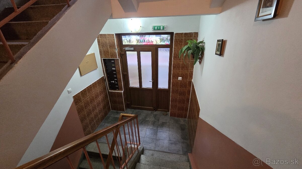 Predaj 2-izbový byt - centrum Medzilaborce - 13