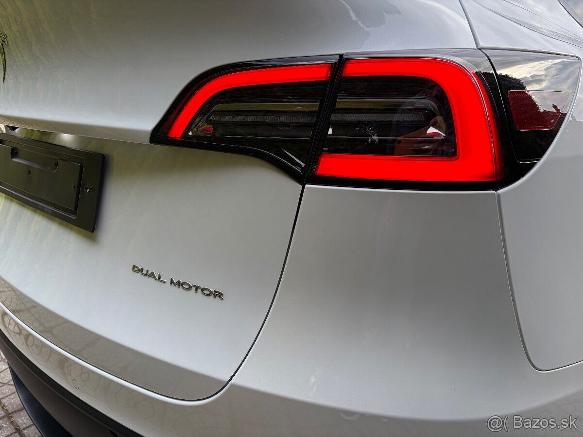 Tesla Model Y Long Range AWD Berlin - 13