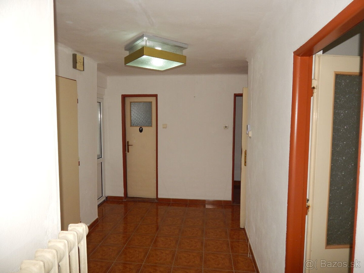 SPEKTRUM REALITY- NA PREDAJ 5-IZBOVÝ DVOJPODLAŽNÝ RODINNÝ DO - 13