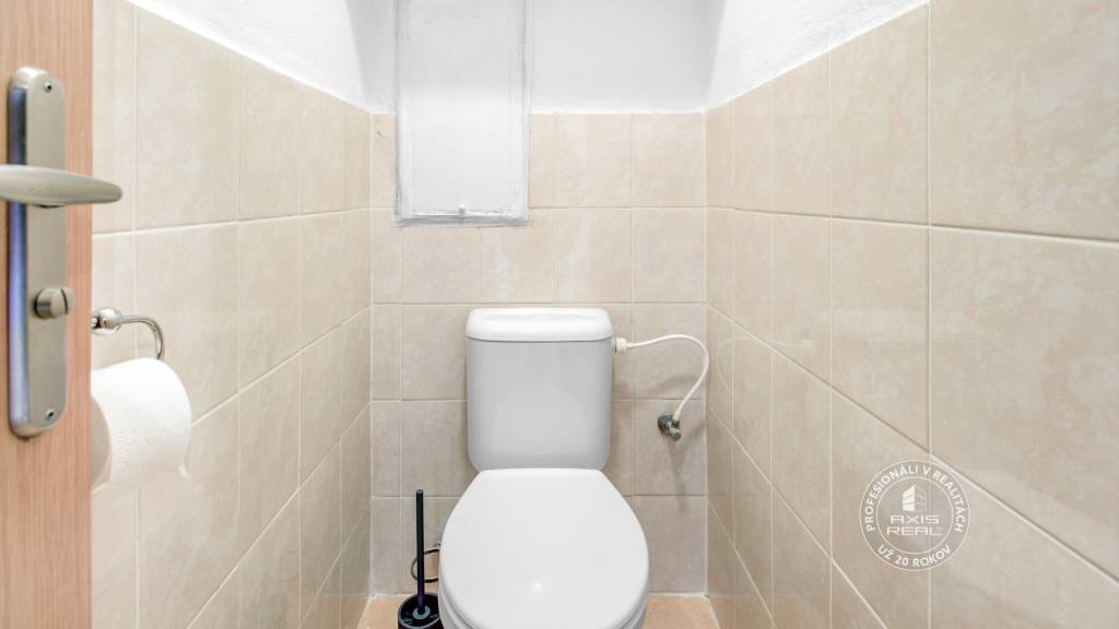 AXIS REAL | 2i byt - tehla, pivnica pri byte, parking, Sv. V - 13