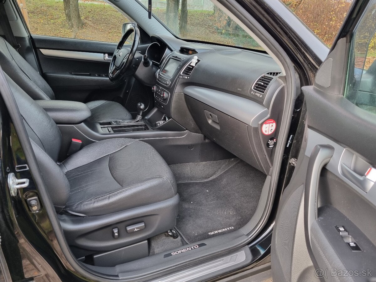 ===Kia Sorento=== - 13
