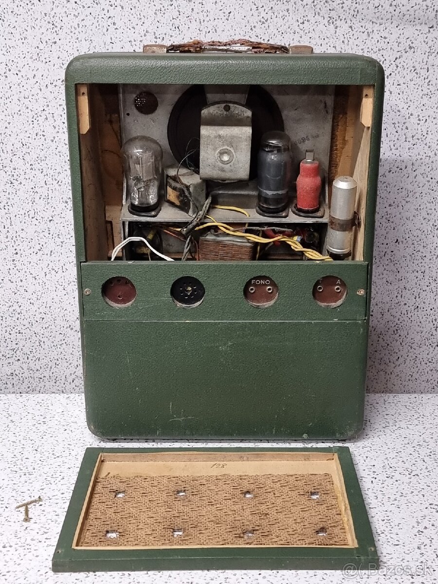 40/50te roky 》PRENOSNÉ STAROŽITNÉ RADIO - 13