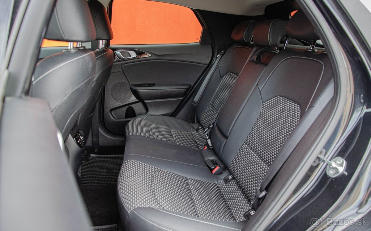 Kia XCeed 1.5 T-GDi, M6, 5d. - 13