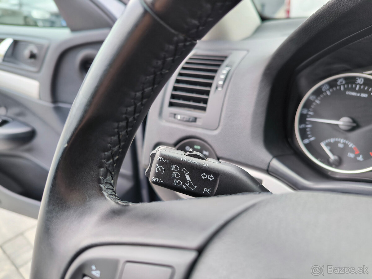 Škoda Octavia Combi TDI DSG 2012 Elegance - 13