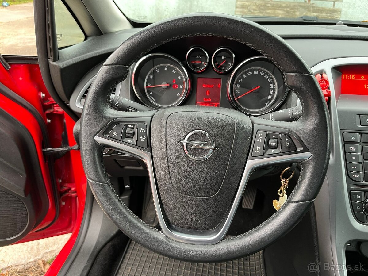 Opel Astra Notchback - 13