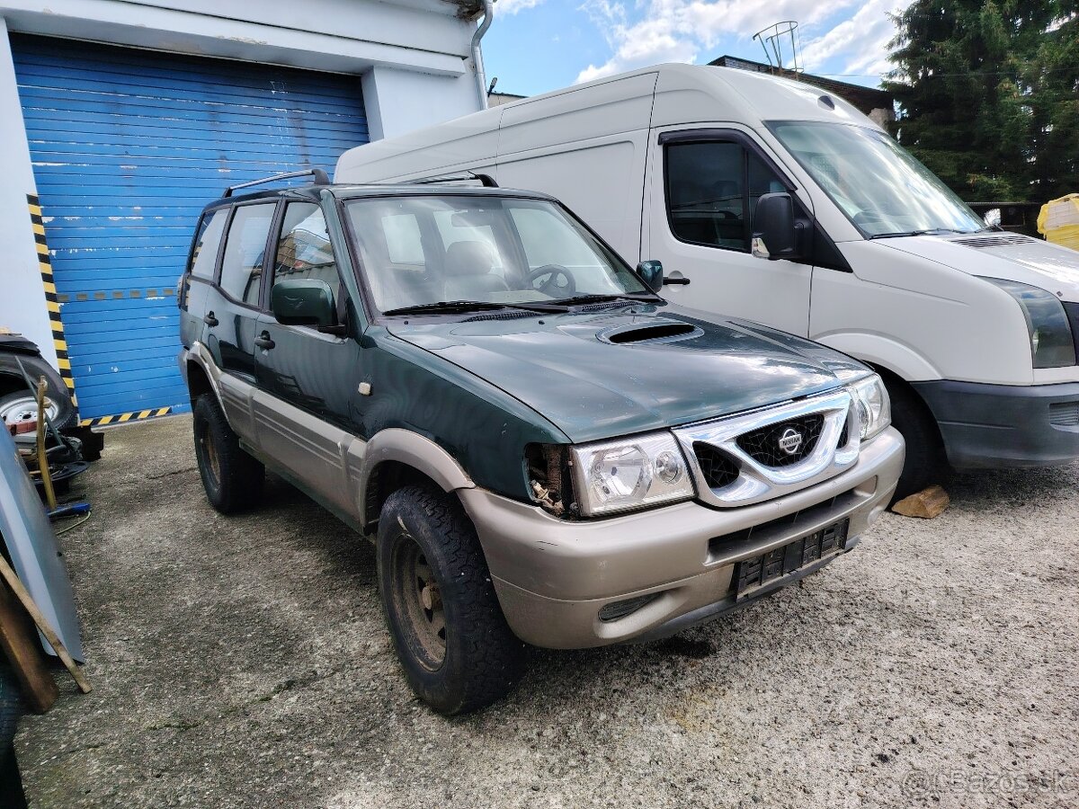 Nissan Terrano 2 ,Ford Maverick - 13