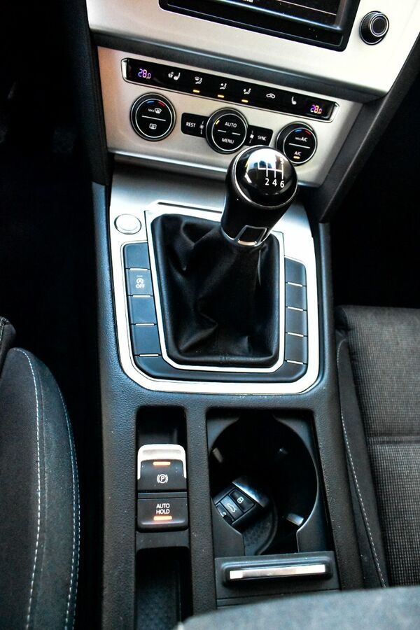 VW Passat Variant 2.0 TDI M6 - 13
