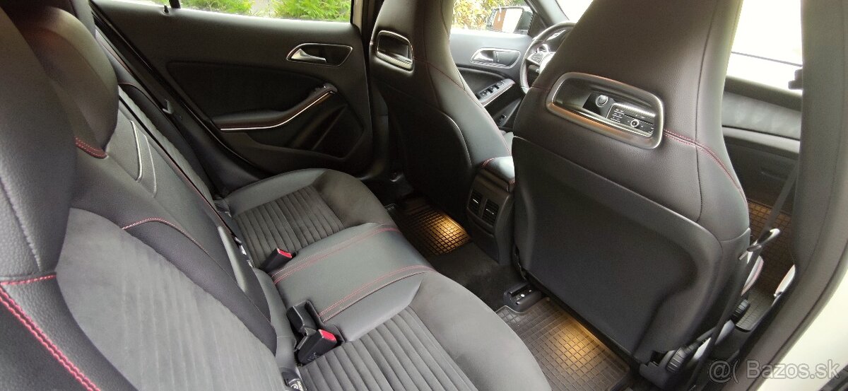 Mercedes - Benz GLA 180d AMG Line, r.v. 2018, AUTOMAT - 13