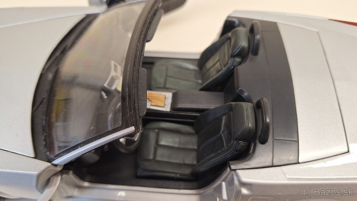 1:18 CADILLAC XLR - 13