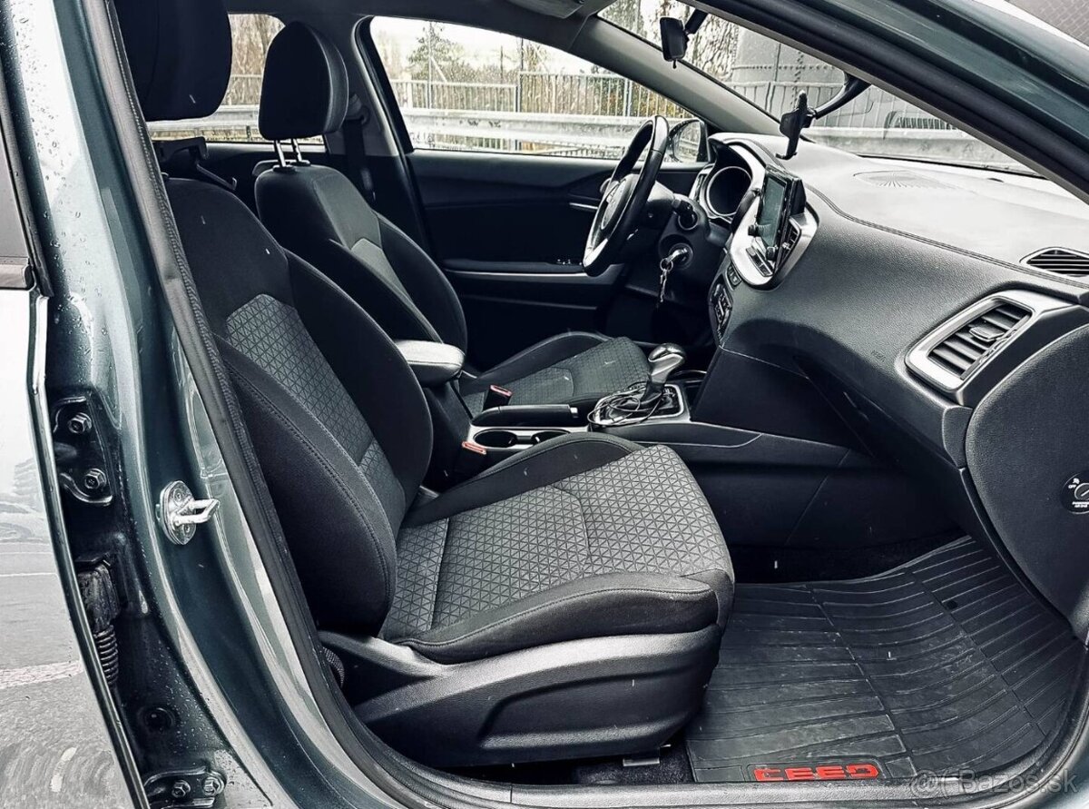 Kia Ceed SW 1.5 T-GDi Silver A/T - 13