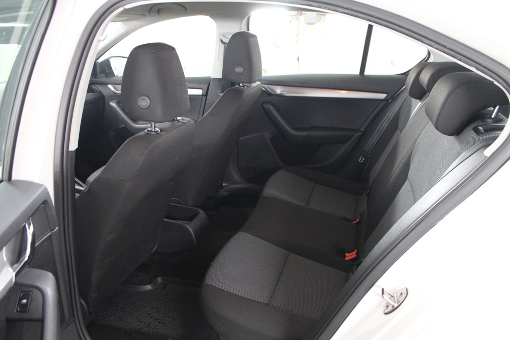 Škoda Octavia 1.6 TDI - 13