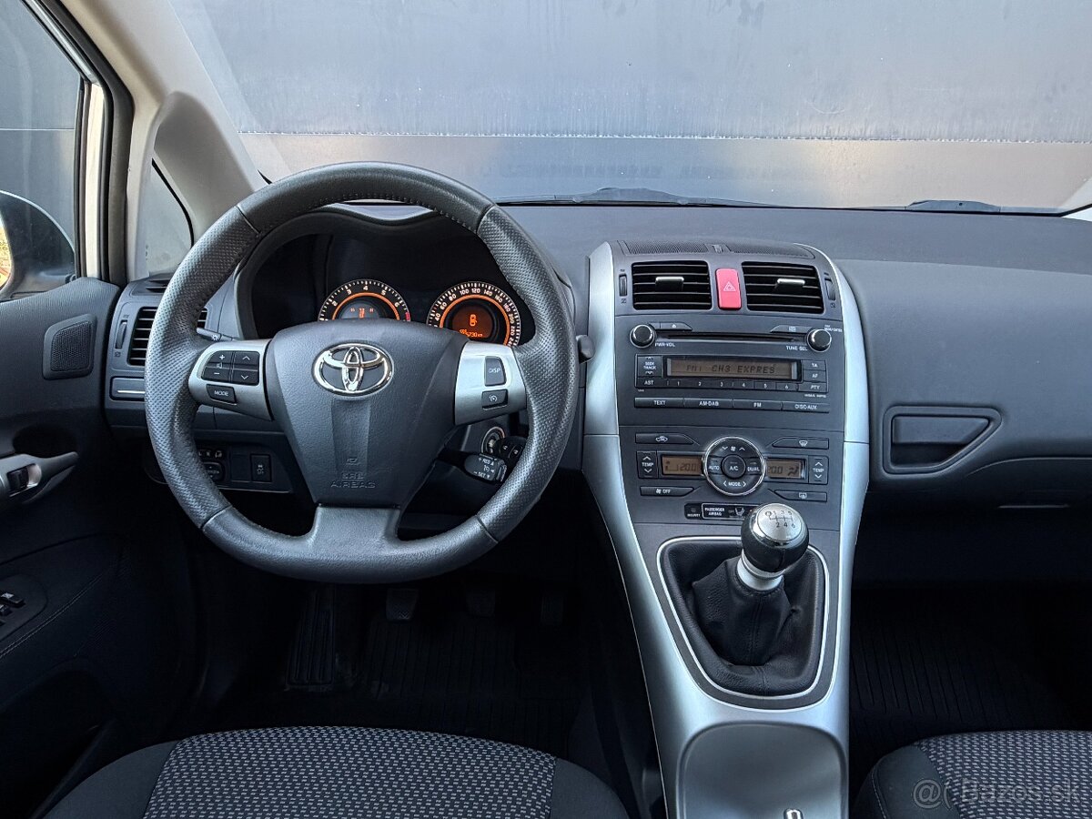 Toyota Auris 1.6 I Valvematic - 13