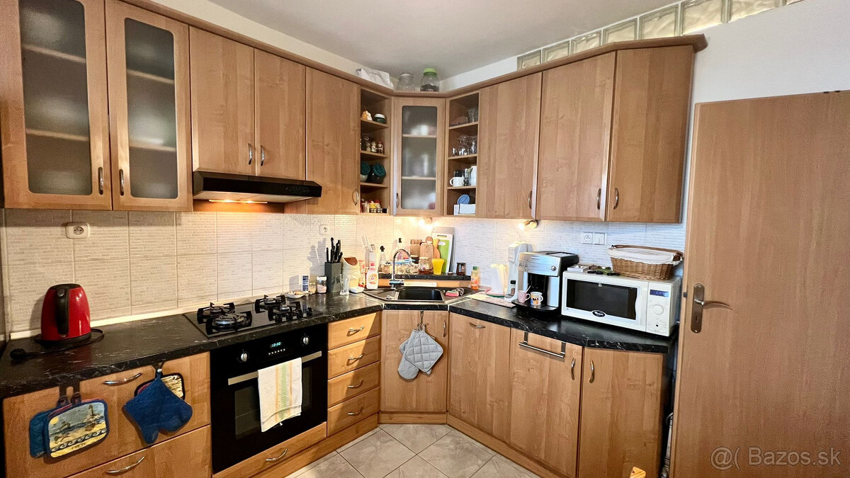 PREDAJ ATRAKTÍVNEHO 3-IZB. BYTU S LOGGIOU V PROSTREDÍ PLNOM - 13