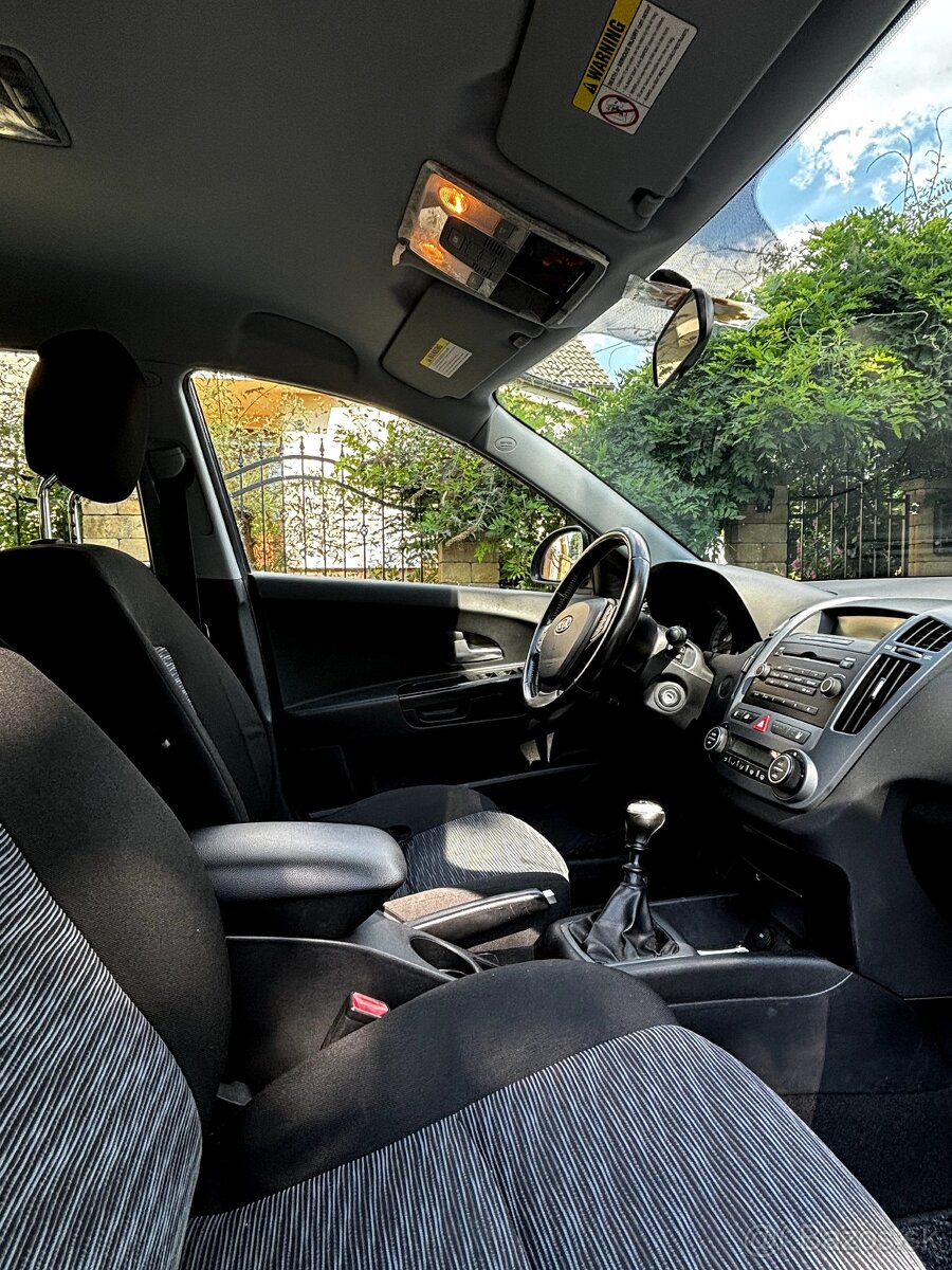 KIA Ceed SW 3/2010 149 000km - 13