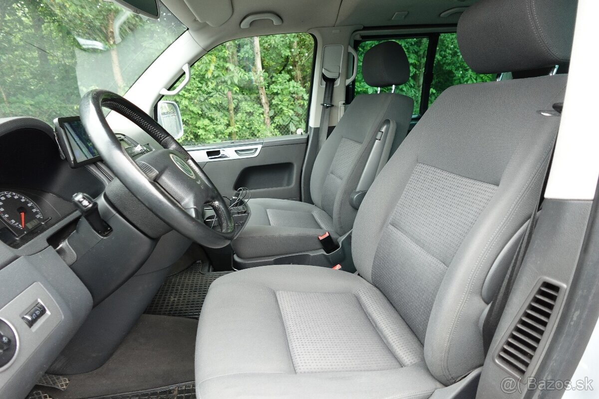 VW MULTIVAN 7MÍST 2,5TDI KLIMA - 13