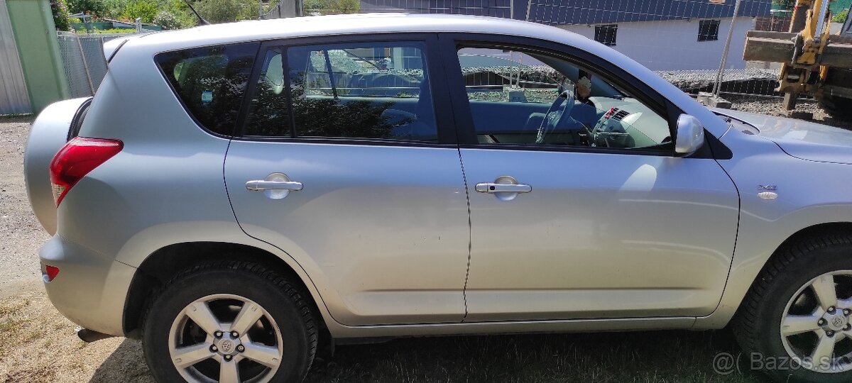 Predám Toyota RAV4. - 13