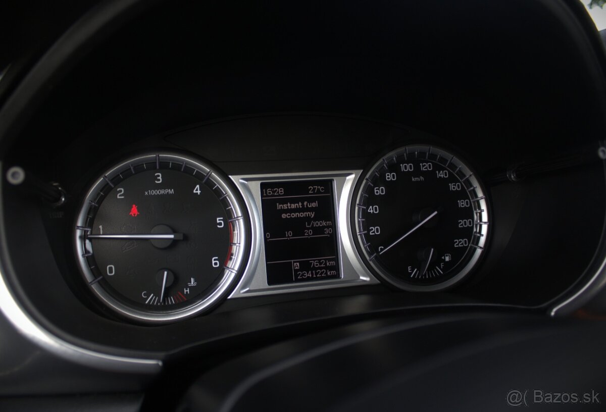 Suzuki Vitara 1.6 DDiS 88kw, MT6, 2WD, Elegance - 13