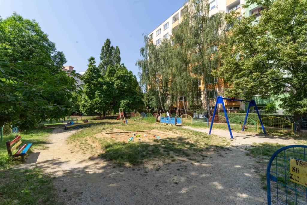 NA PREDAJ PLNOHODNOTNÝ 3 IZBOVÝ BYT NA KVP, ČORDÁKOVA, 70 m² - 13