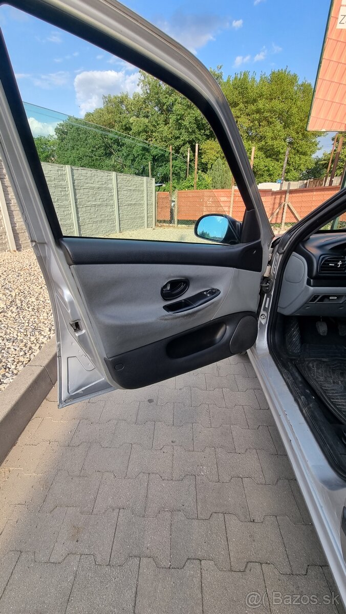 Peugeot 406 2.0 HDi 81kw - 13