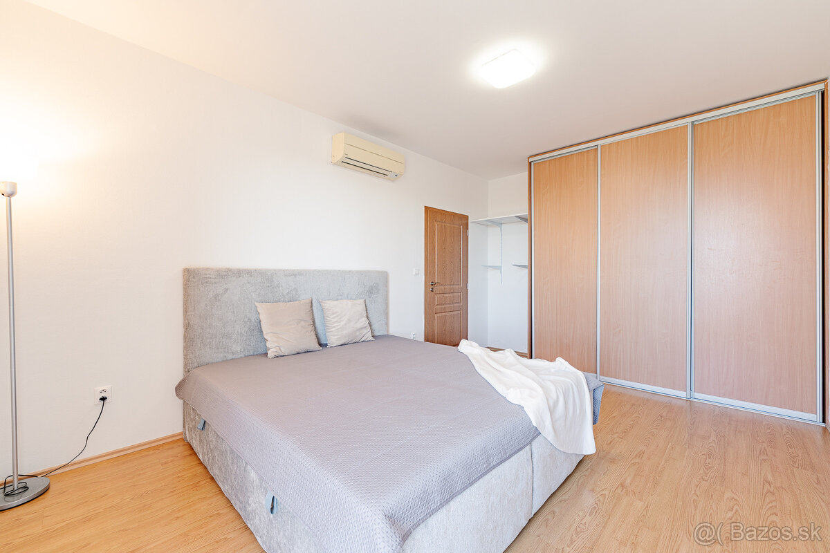 Na prenájom 2-izbový byt v centre Šamorína - 13