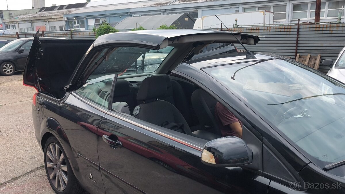 Rezervované.Ponúkam na predaj Ford Focus cc cabrio 2.0 - 13