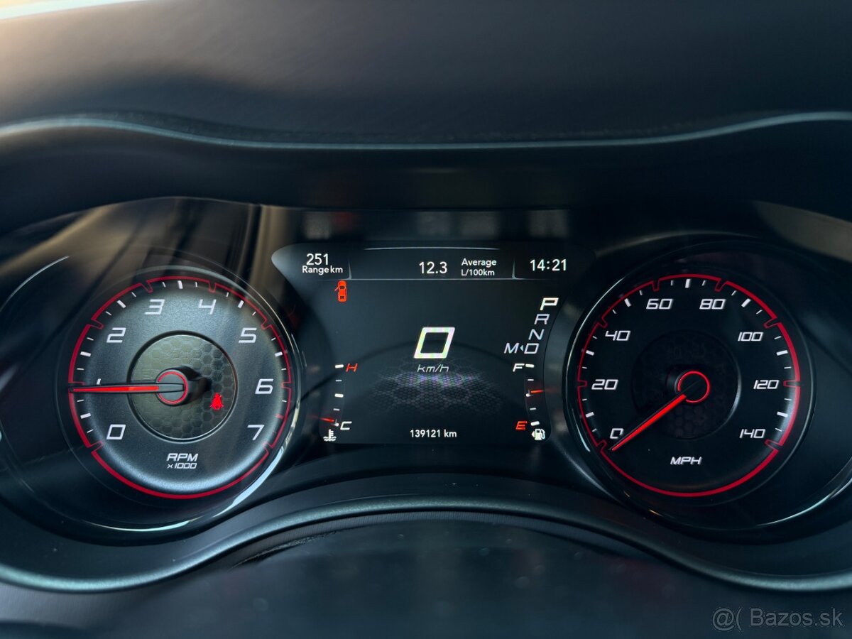 Dodge Charger SXT - 13