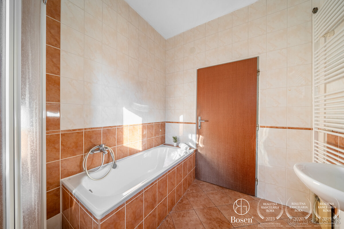 BOSEN |6 izbový RD s veľkou záhradou, s pivnicou a garážou v - 13