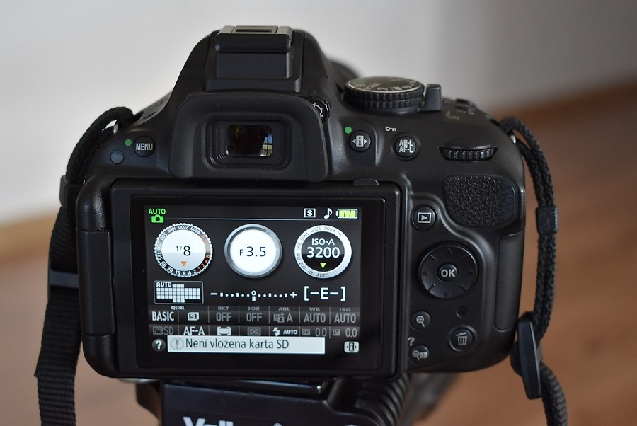 Nikon D5200 s VR objektivom 18 - 55 AF-s 9 tisiic zaberov - 13