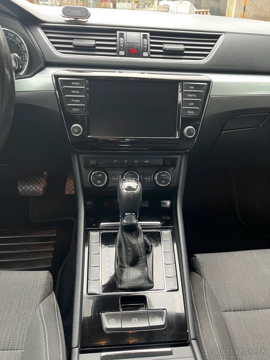 Skoda Superb 2.0TDI DSG - 13