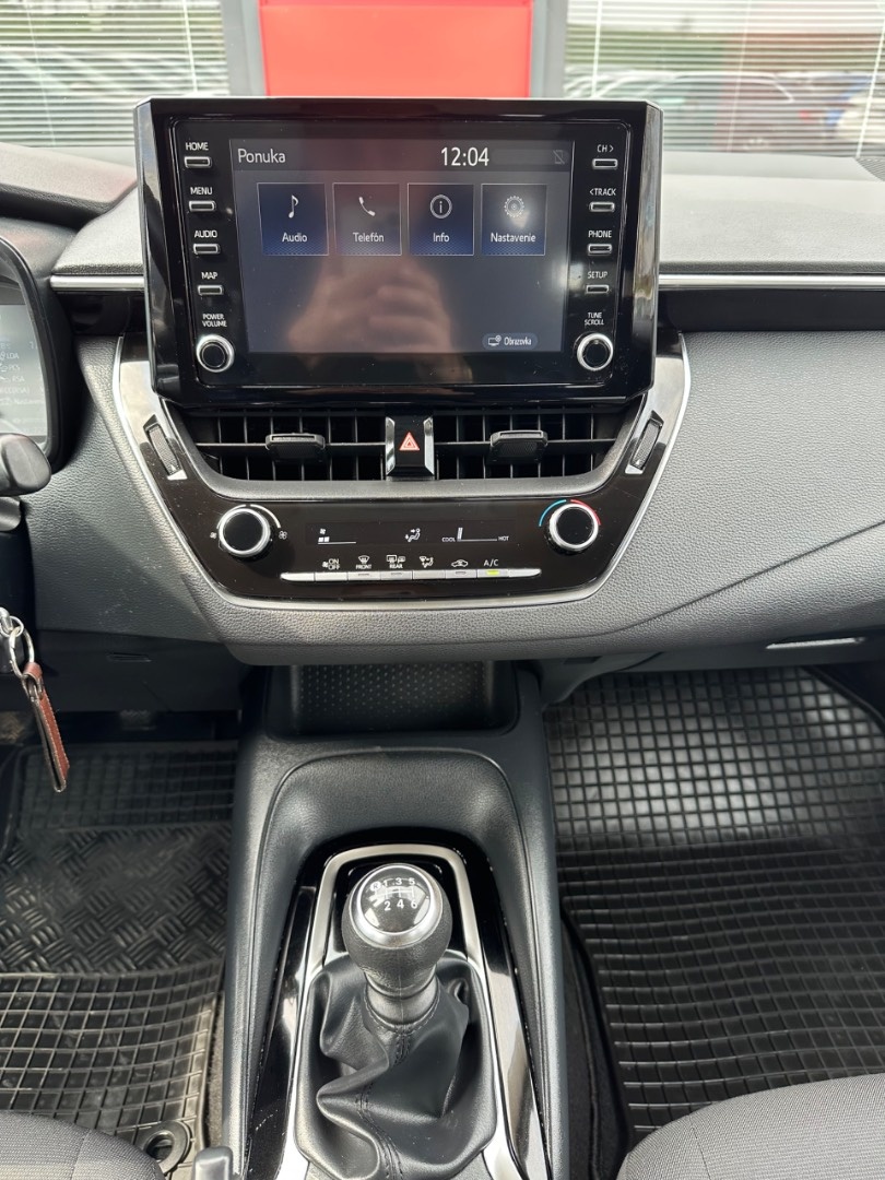 Toyota Corolla 1.5 Dynamic Force Active, Pôvodný lak, SR - 13