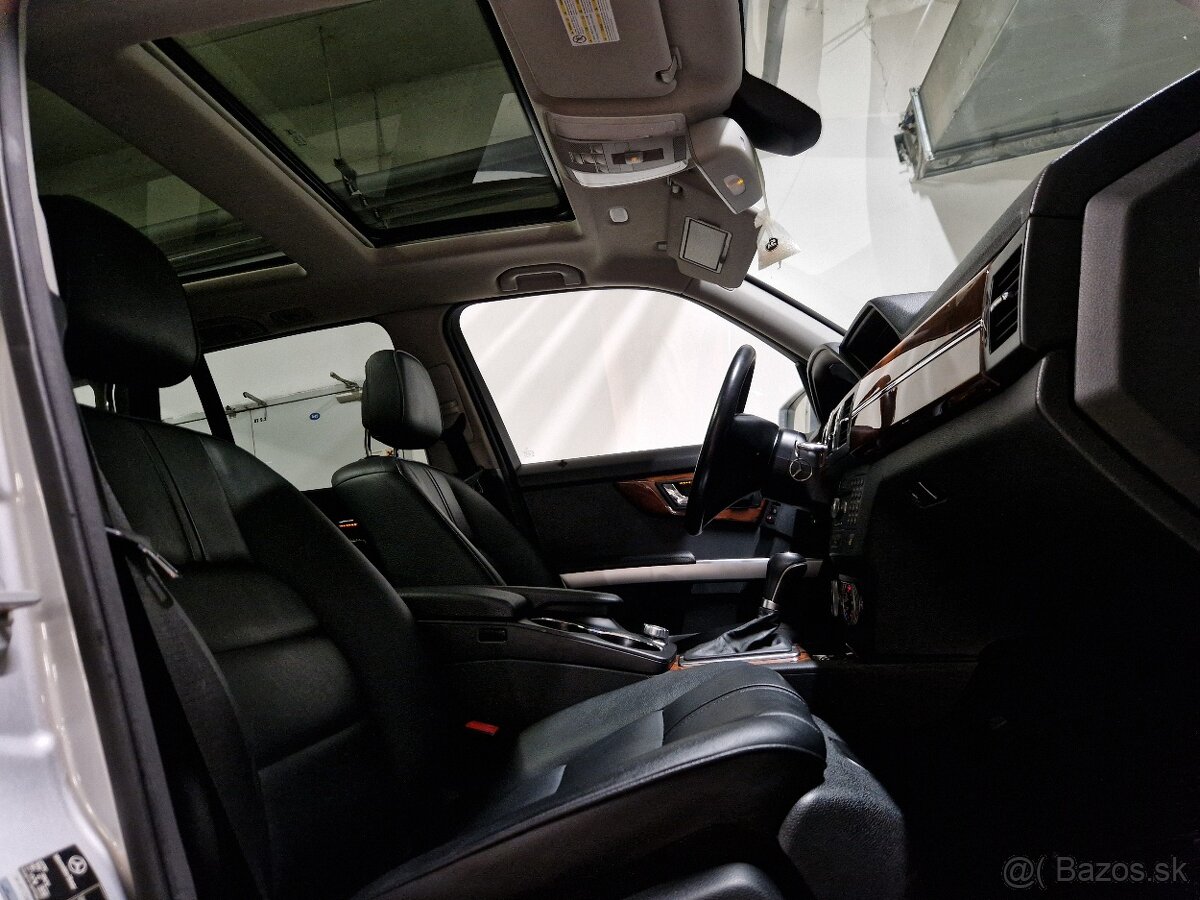Mercedes-Benz GLK V6 3,0L 320 CDI 4MATIC Auto Pano Ťažné - 13