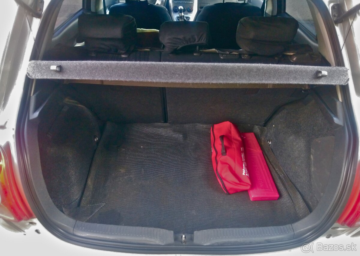 Toyota Auris 1,6 benzín - 13