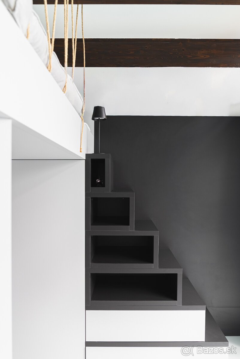 Nadštandardný 4-izbový rodinný dom s bazénom, výhľadom a súk - 13