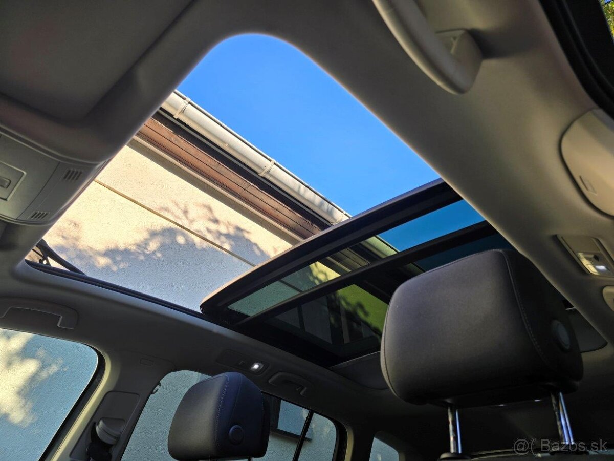 Volkswagen Touran 1.6 TDI SCR 115k Comfortline DSG, Mesačne: - 13