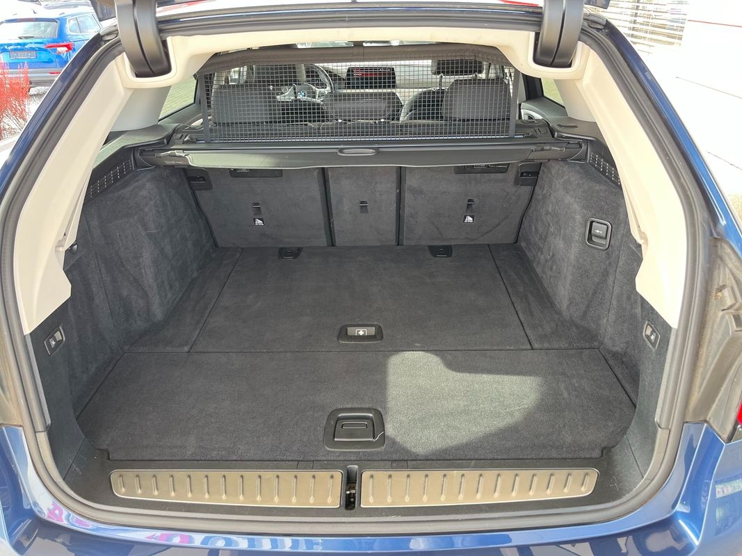 BMW 530d Touring xDrive 210kW AT/8 - 13