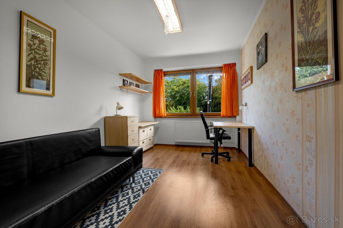 Na predaj rodinný dom Láb, veľký pozemok, tichá ulica - 13