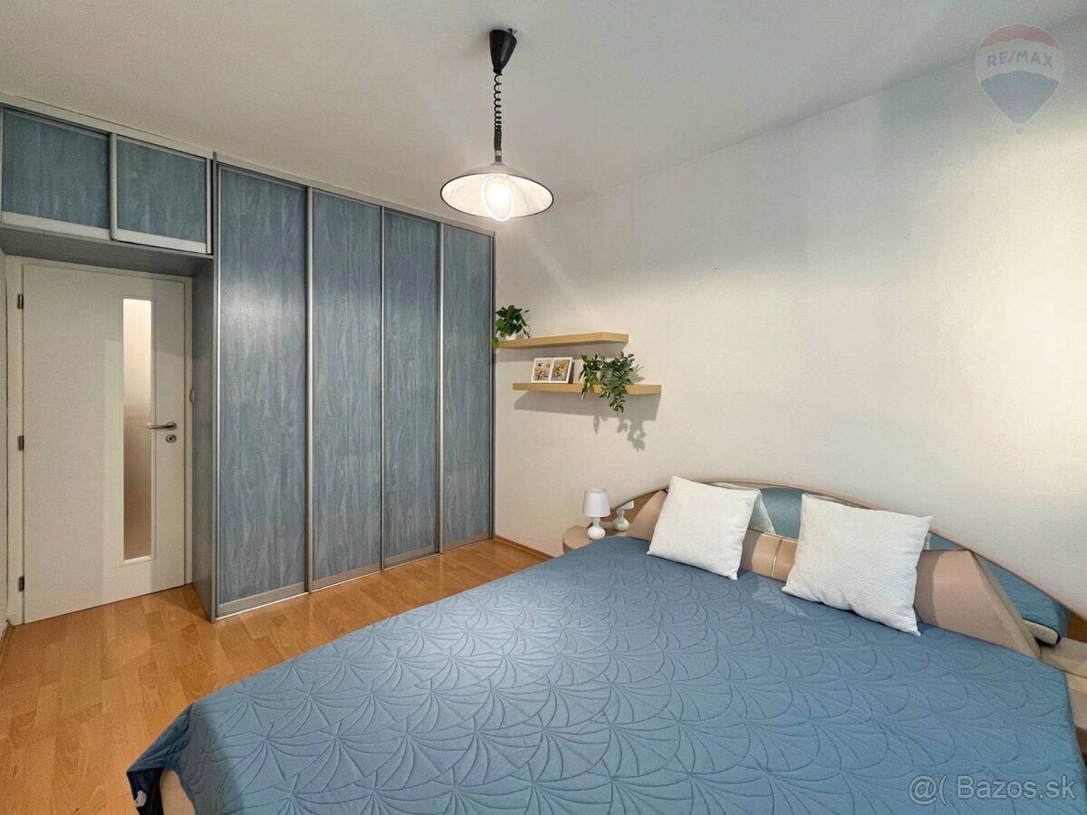 REZERVOVANÉ - NA PREDAJ kompletne zariadený 3-izbový byt v K - 13