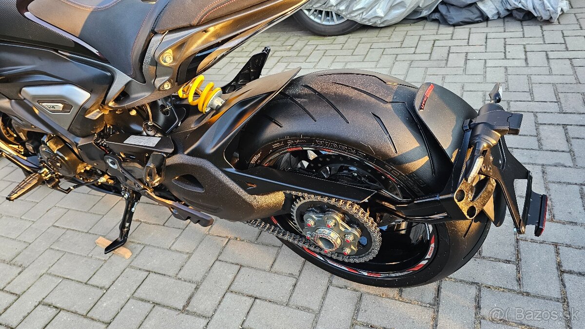 Ducati X Diavel V4 - 13