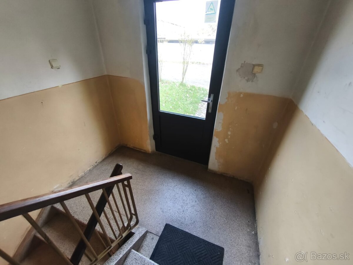 Predaj, tehlový 2izb.byt s balkónom v širšom centre Lučenca - 13