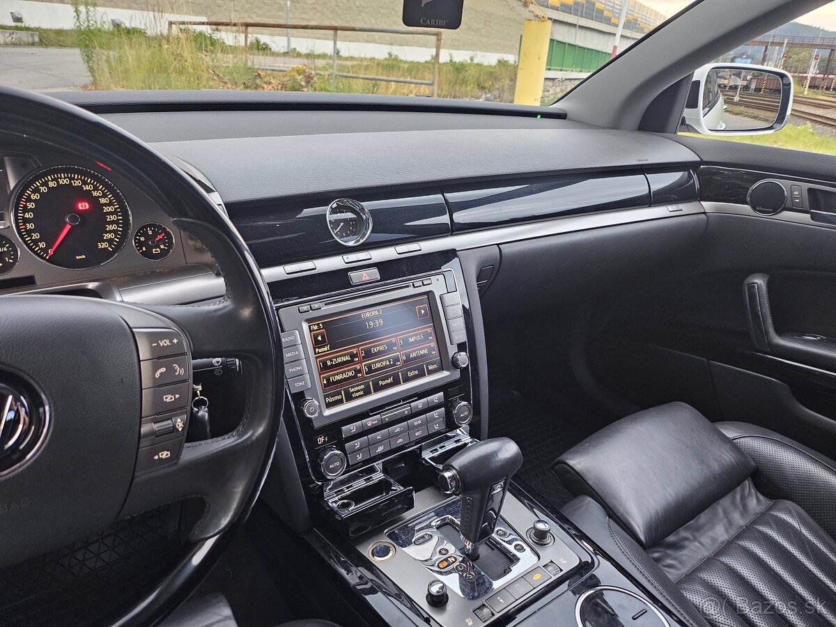 VW PHAETON 4.2 V8 5m - 13