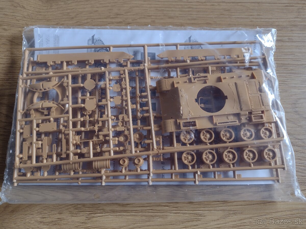 Plastikové modely techniky, ponoriek a lodí 1:72 - 13