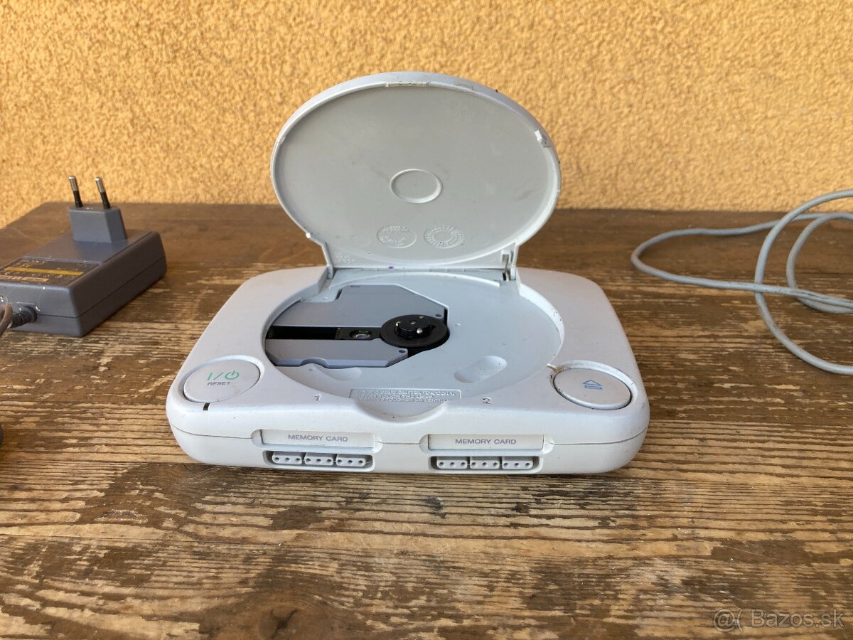 Playstation 1 / PS one (SCPH-102) + hry + ovladač - 13
